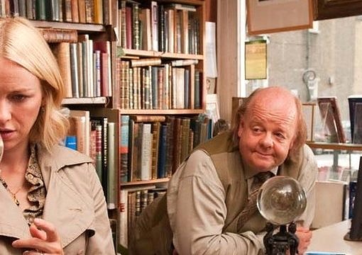 scena del film Incontrerai l'uomo dei tuoi sogni